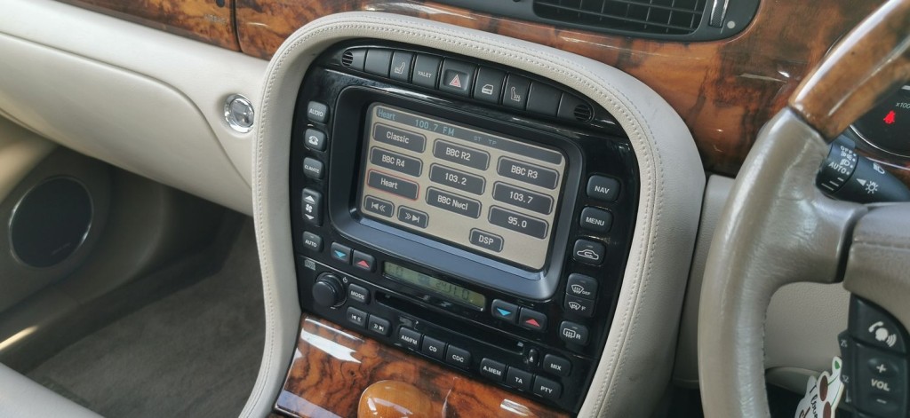 JAGUAR XJ 3.0 SE 4dr 2004