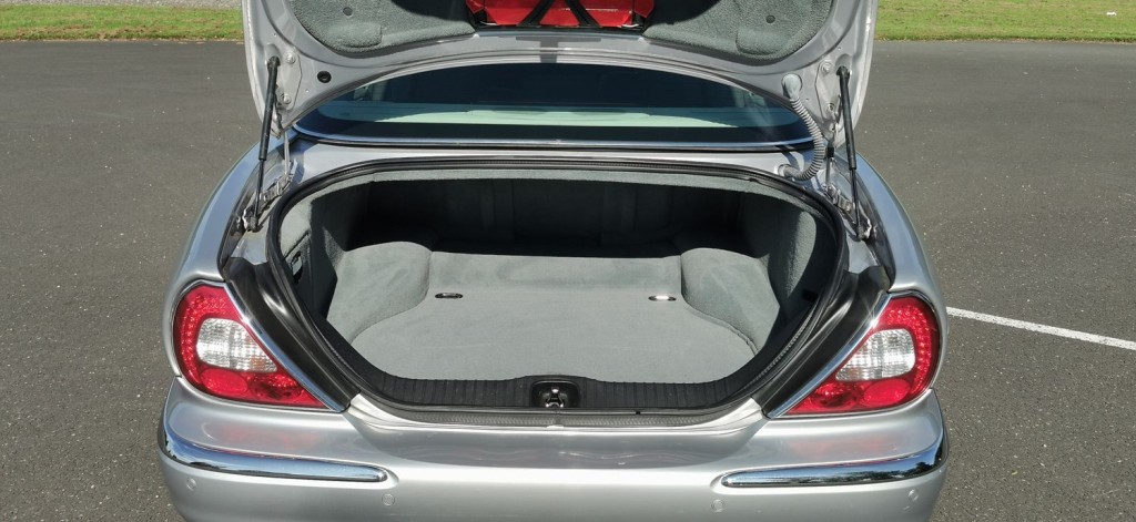 JAGUAR XJ 3.0 SE 4dr 2004