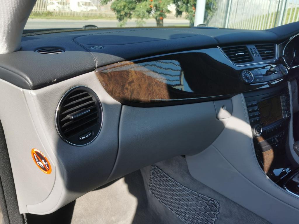 MERCEDES-BENZ CLS 3.0 CLS320 CDI Coupe 7G-Tronic 4dr 2006