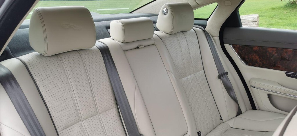 JAGUAR XJ 3.0d V6 Portfolio Auto Euro 5 4dr 2011