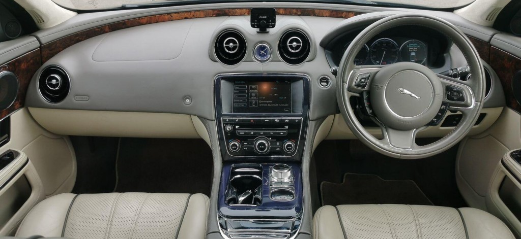 JAGUAR XJ 3.0d V6 Portfolio Auto Euro 5 4dr 2011