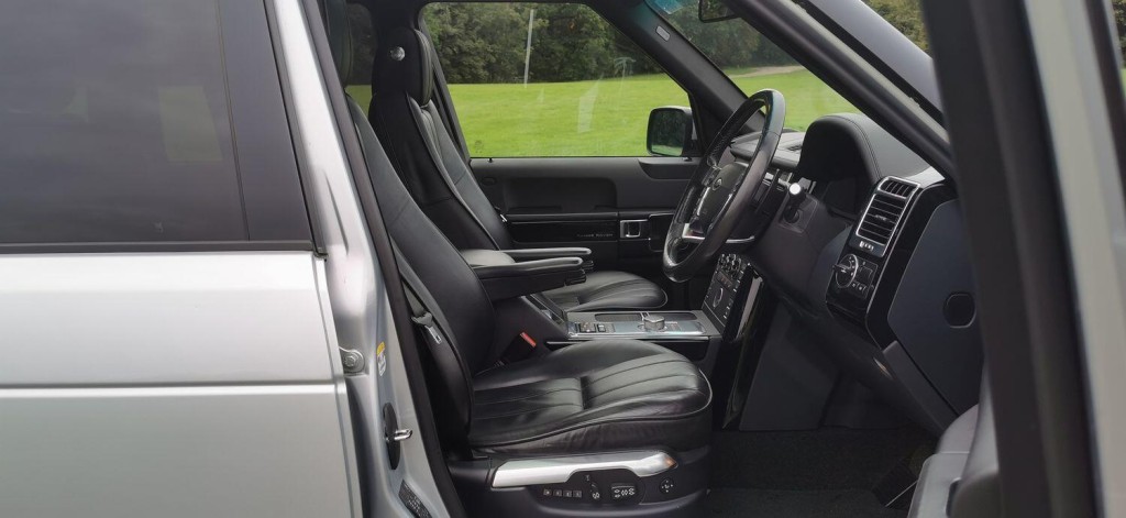 LAND ROVER RANGE ROVER 4.4 TD V8 Vogue Auto 4WD Euro 5 5dr Exterior Design Pack 2011