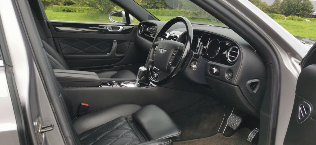 BENTLEY CONTINENTAL FLYING SPUR 6.0 W12 Flying Spur Auto 4WD 4dr 2006