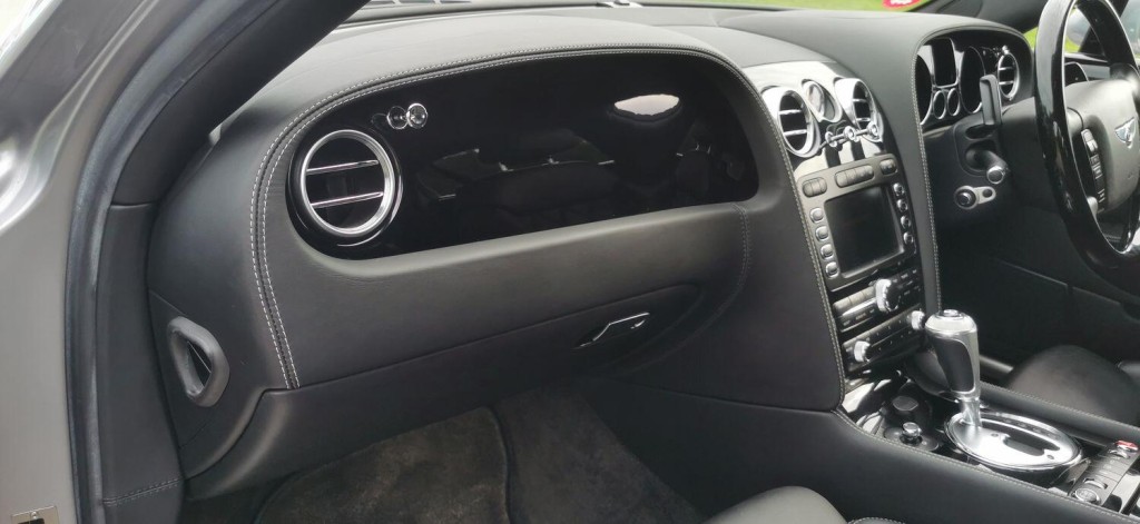 BENTLEY CONTINENTAL FLYING SPUR 6.0 W12 Flying Spur Auto 4WD 4dr 2006