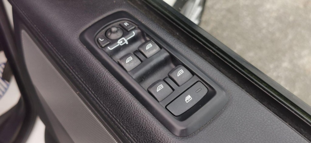 LAND ROVER RANGE ROVER SPORT 3.0 TD V6 HSE CommandShift 4WD 5dr 2010