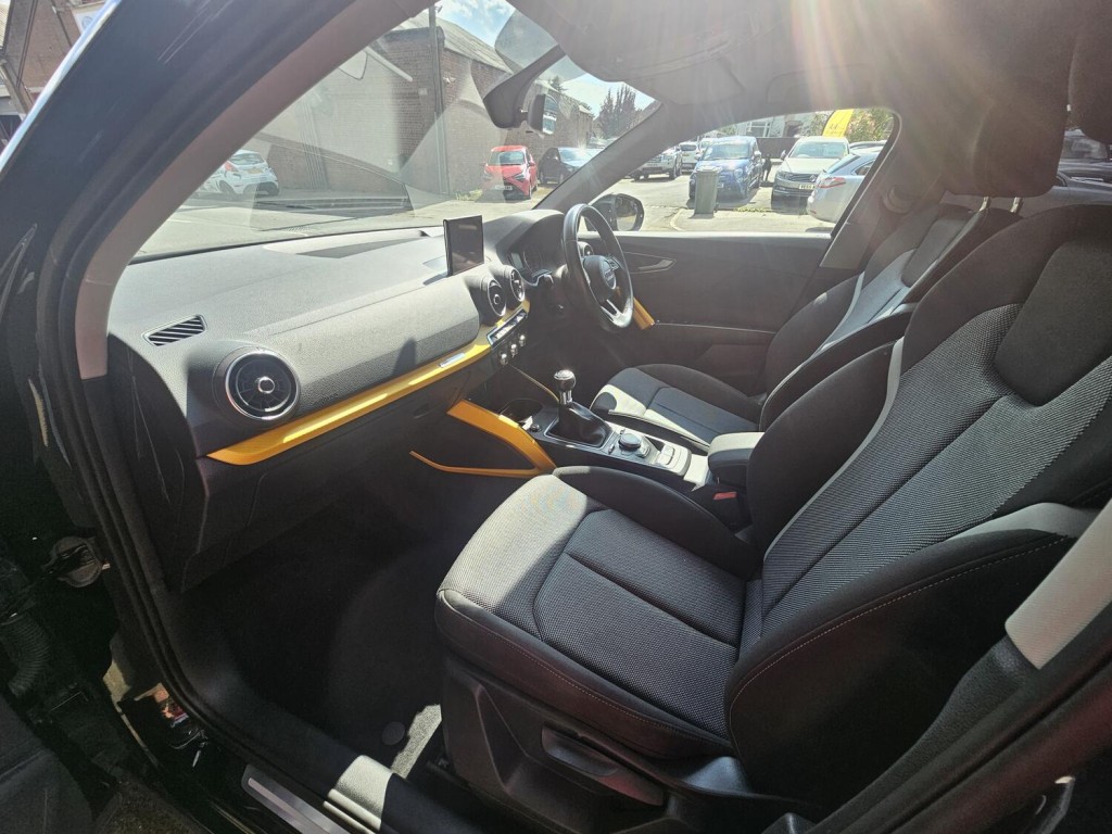 AUDI Q2