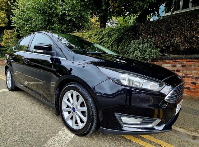 FORD FOCUS 1.5 T EcoBoost Titanium