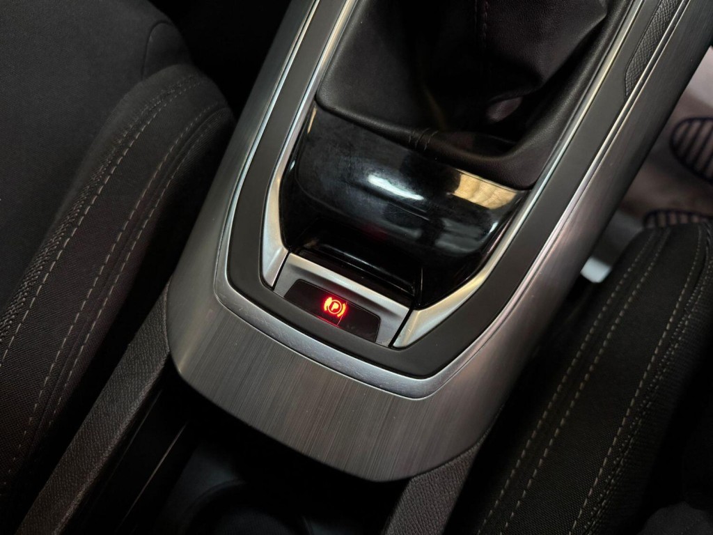 PEUGEOT 308 1.6 BlueHDi Allure 2017