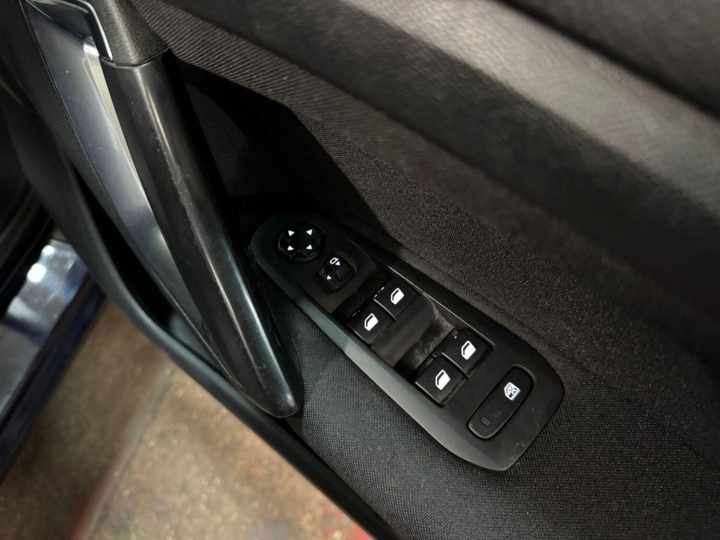 PEUGEOT 308 1.6 BlueHDi Allure 2017