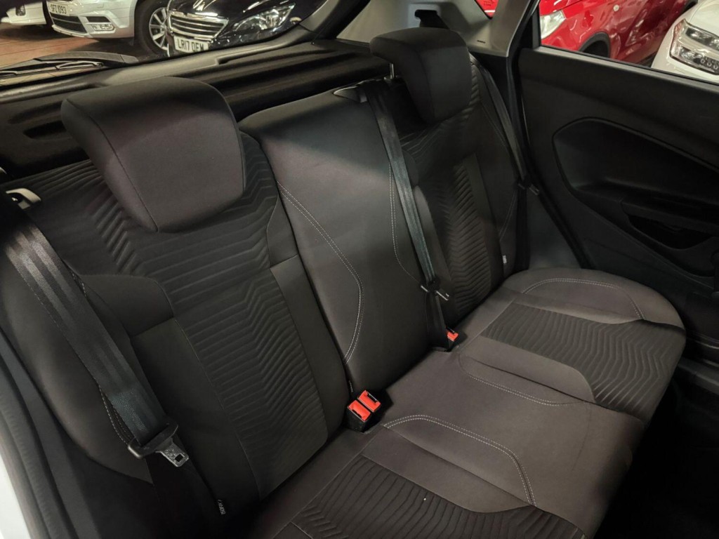 FORD FIESTA 1.3 Zetec White Edition 2016