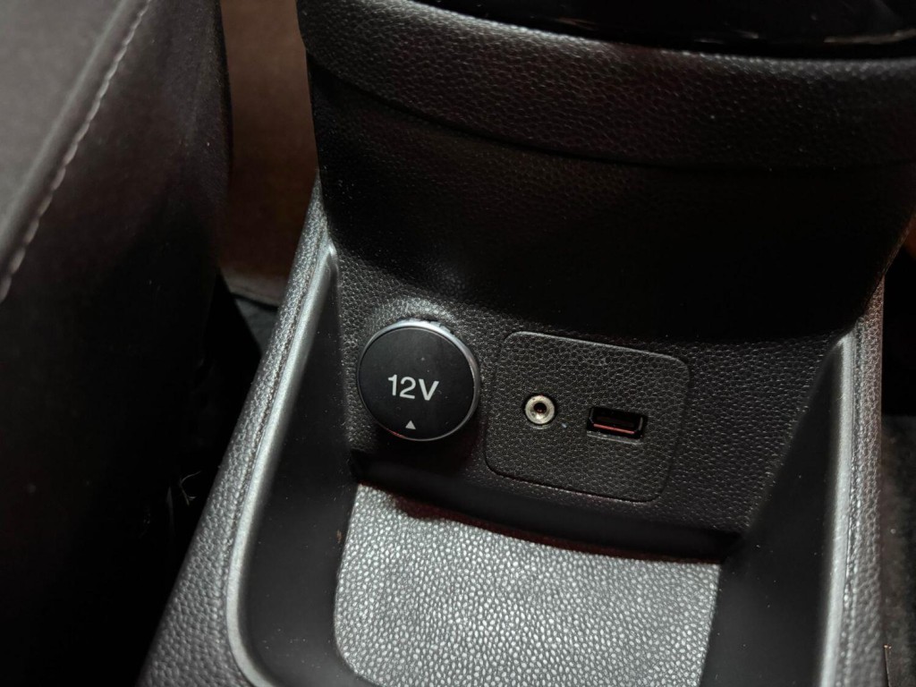 FORD FIESTA 1.3 Zetec White Edition 2016