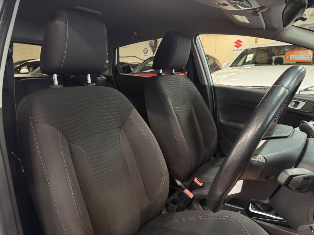 FORD FIESTA 1.3 Zetec White Edition 2016