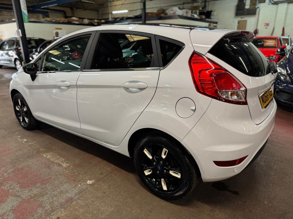 FORD FIESTA 1.3 Zetec White Edition 2016
