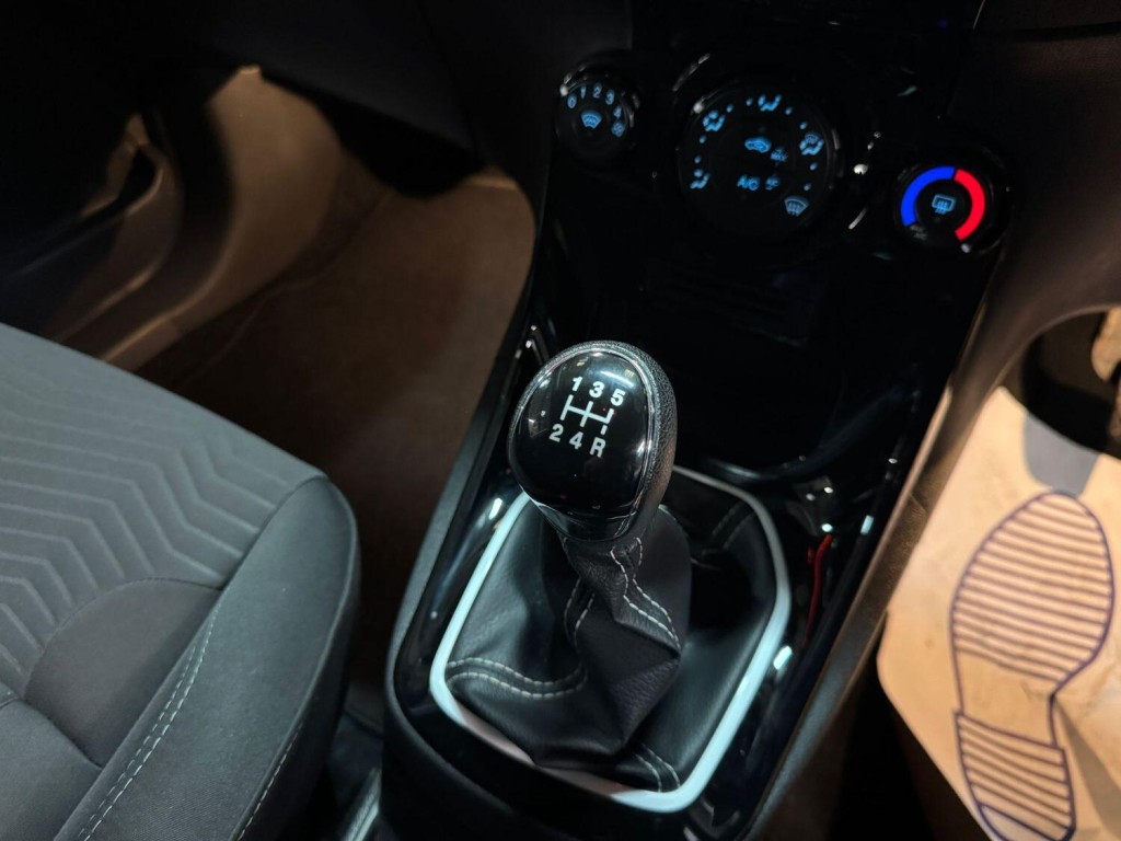 FORD FIESTA 1.3 Zetec White Edition 2016