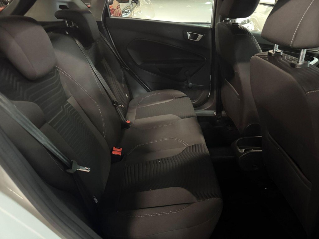 FORD FIESTA 1.3 Zetec White Edition 2016