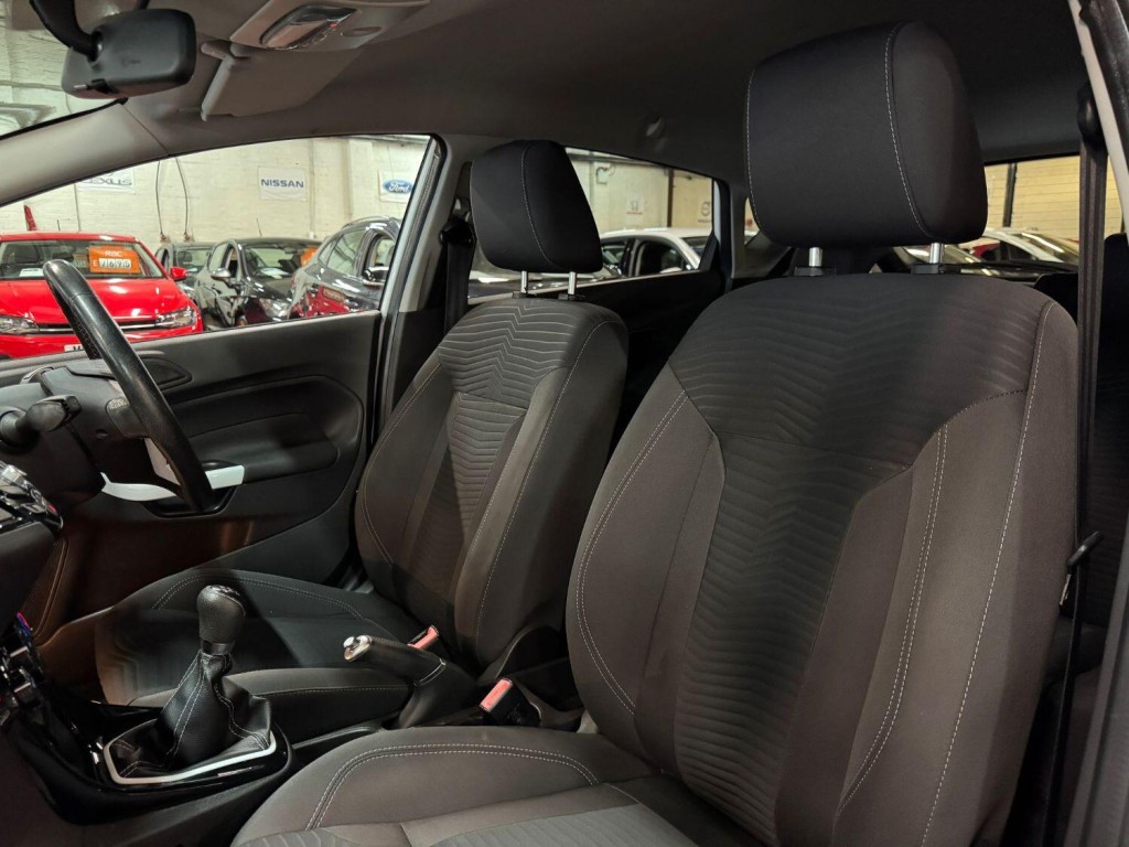 FORD FIESTA 1.3 Zetec White Edition 2016