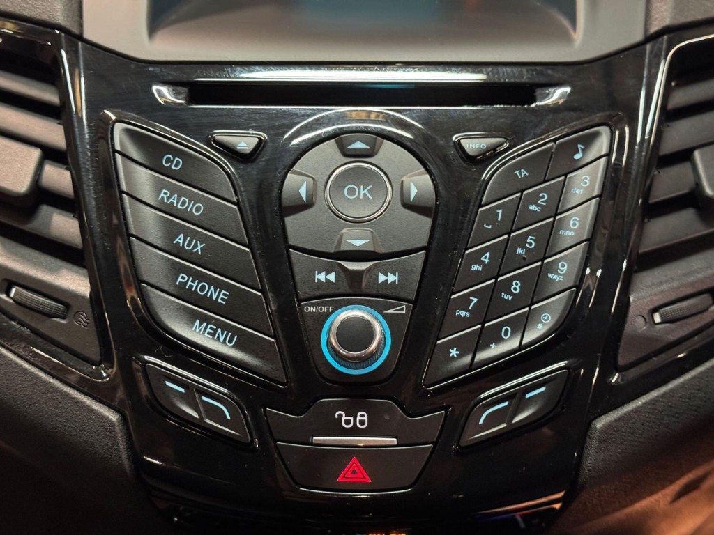 FORD FIESTA 1.3 Zetec 2015