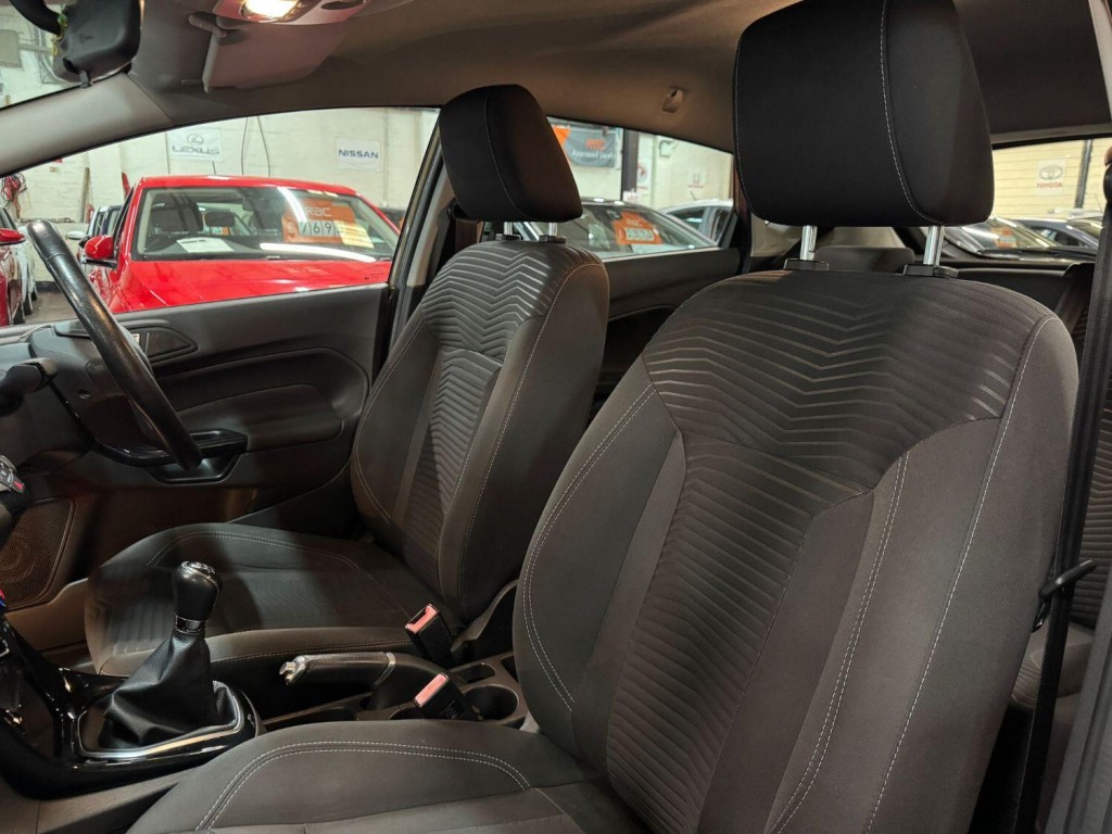 FORD FIESTA 1.3 Zetec 2015