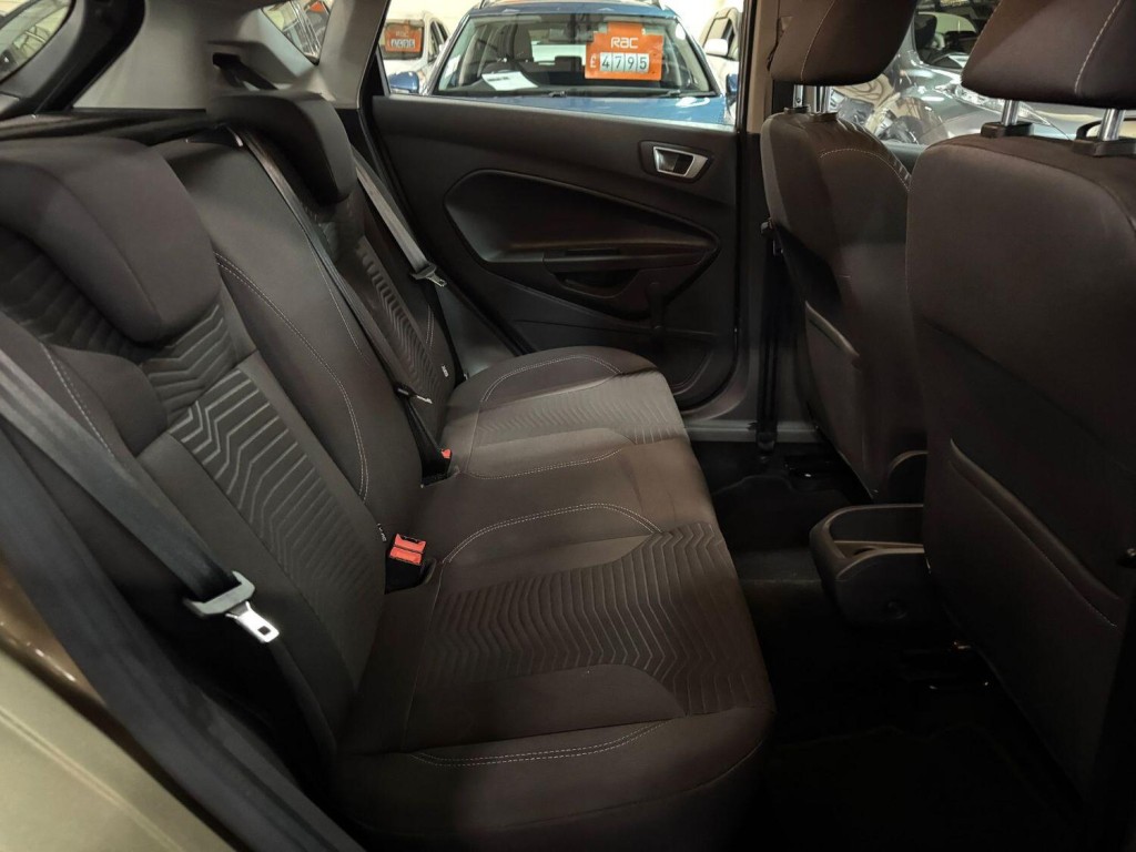 FORD FIESTA 1.3 Zetec 2015
