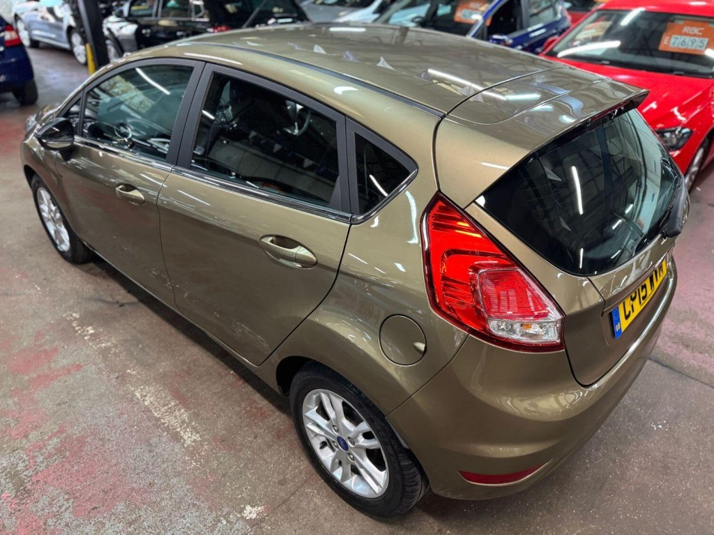 FORD FIESTA 1.3 Zetec 2015