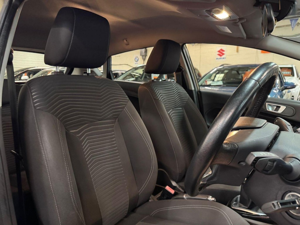 FORD FIESTA 1.3 Zetec 2015