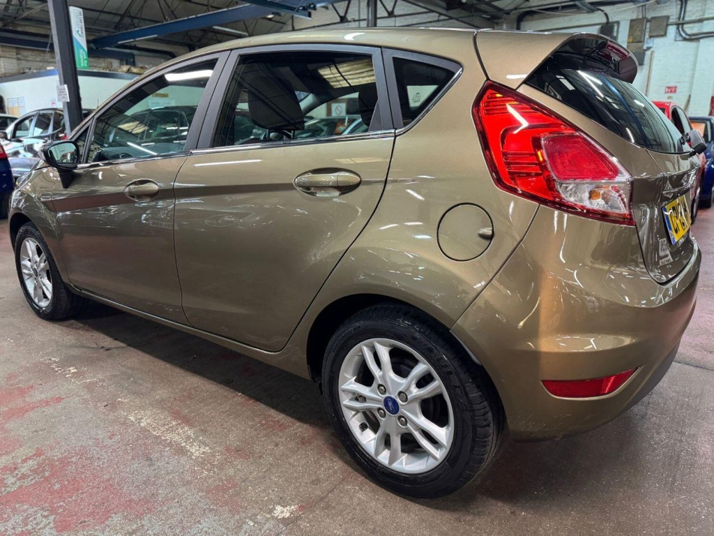 FORD FIESTA 1.3 Zetec 2015