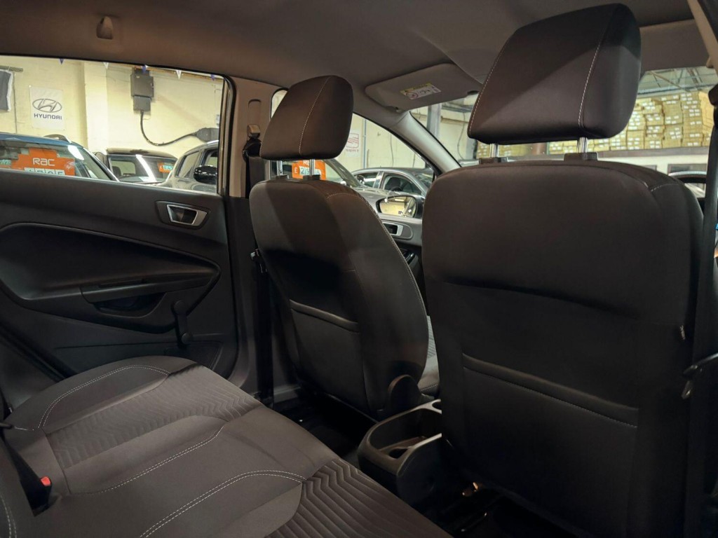 FORD FIESTA 1.3 Zetec 2015