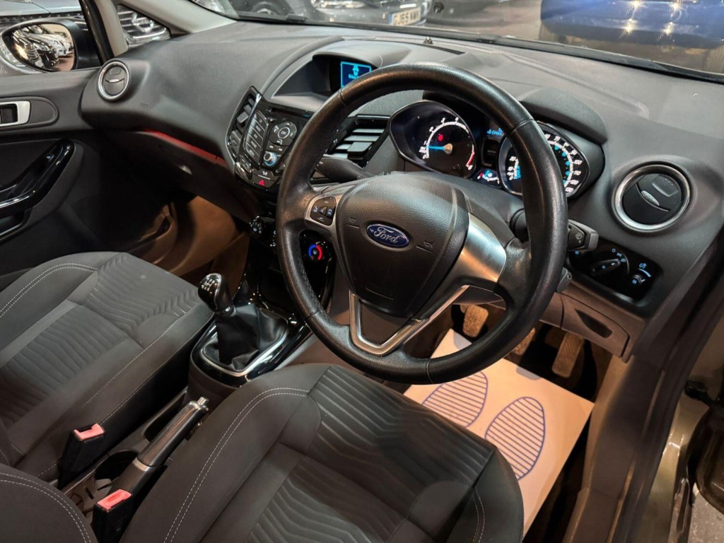 FORD FIESTA 1.3 Zetec 2015