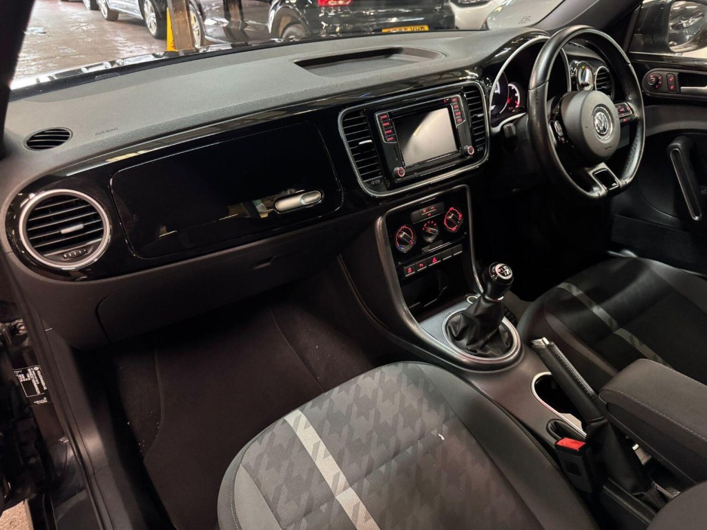 VOLKSWAGEN BEETLE 1.4 TSI BlueMotion Tech Design 2016
