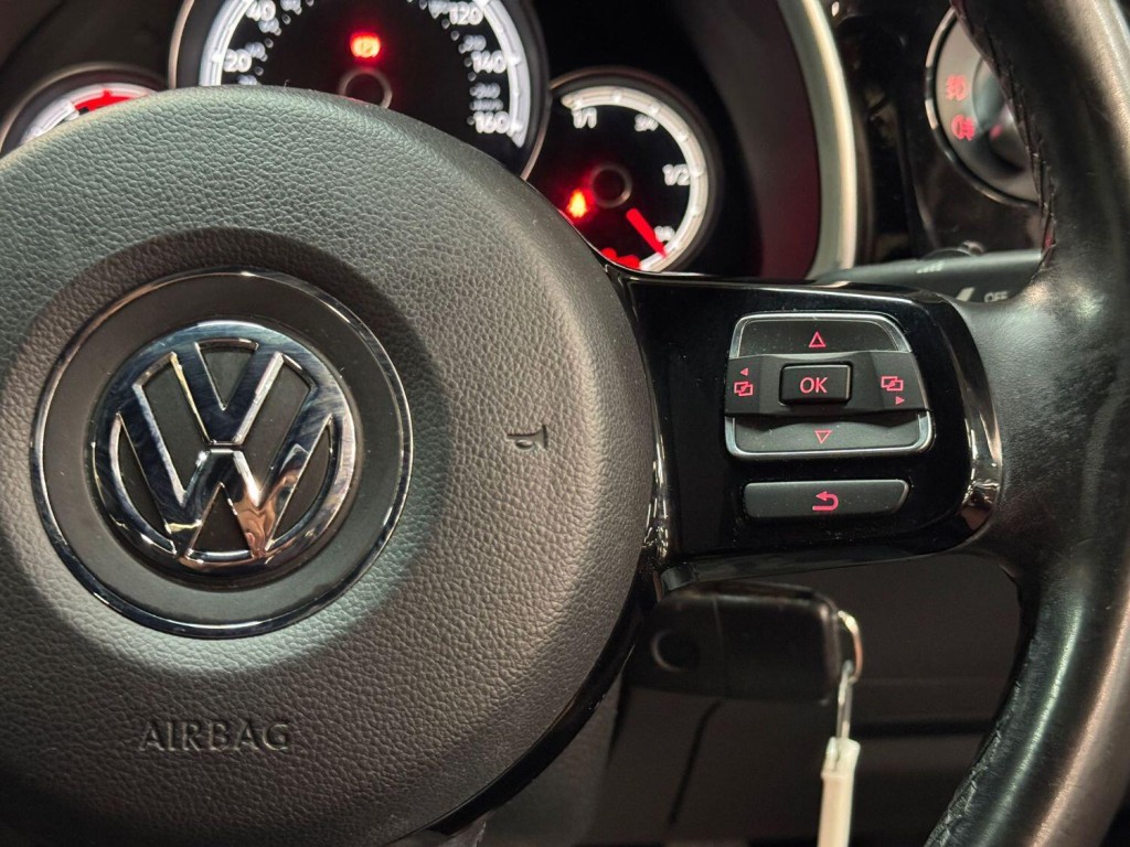 VOLKSWAGEN BEETLE 1.4 TSI BlueMotion Tech Design 2016