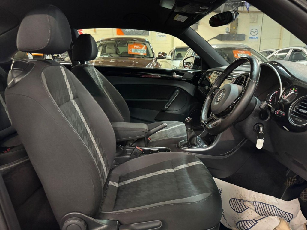 VOLKSWAGEN BEETLE 1.4 TSI BlueMotion Tech Design 2016