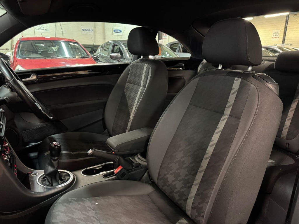 VOLKSWAGEN BEETLE 1.4 TSI BlueMotion Tech Design 2016