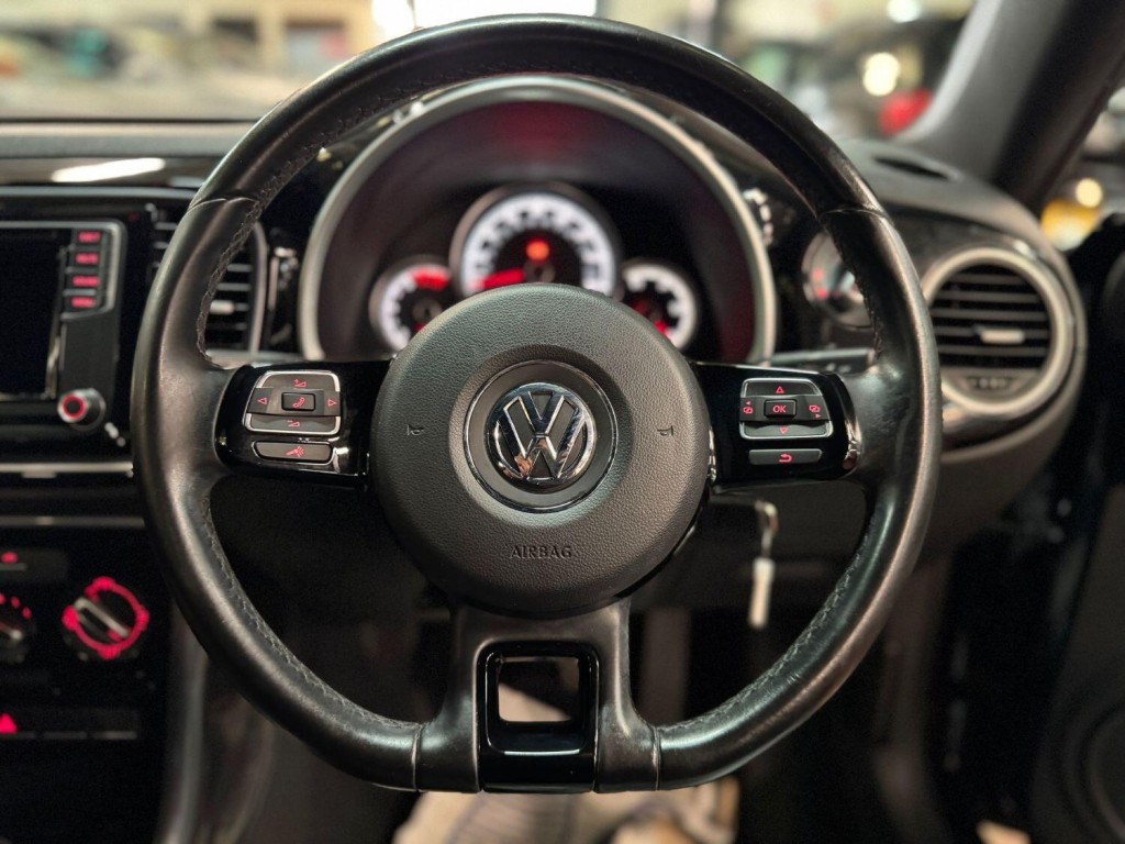 VOLKSWAGEN BEETLE 1.4 TSI BlueMotion Tech Design 2016