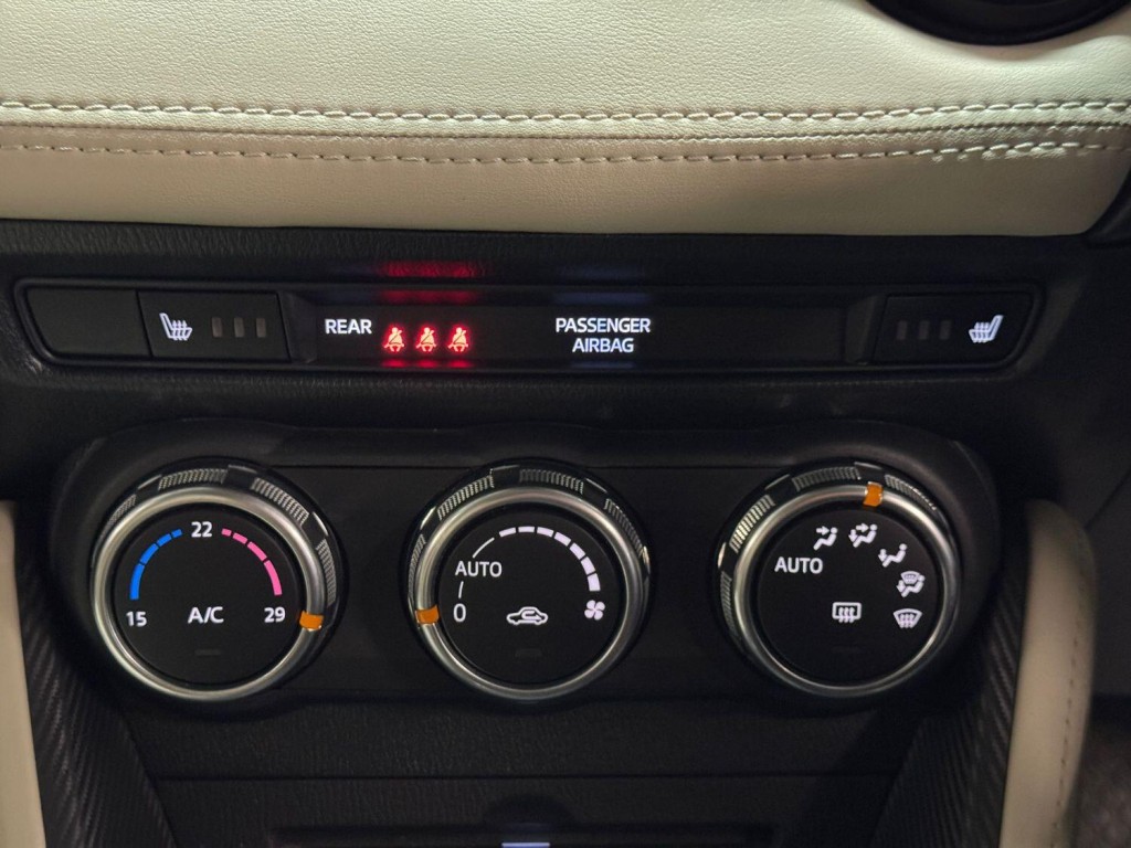 MAZDA MAZDA2 1.5 SKYACTIV-G Sport Nav 2015