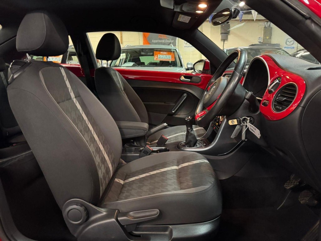 VOLKSWAGEN BEETLE 1.2 TSI BlueMotion Tech Design 2016