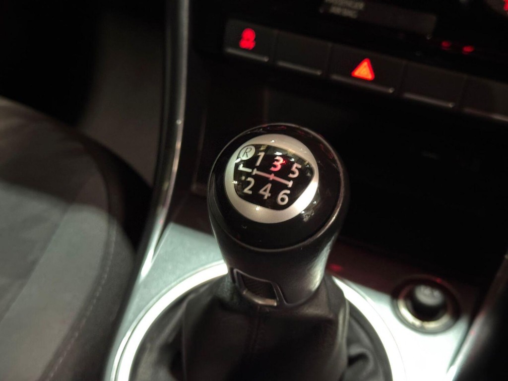 VOLKSWAGEN BEETLE 1.2 TSI BlueMotion Tech Design 2016