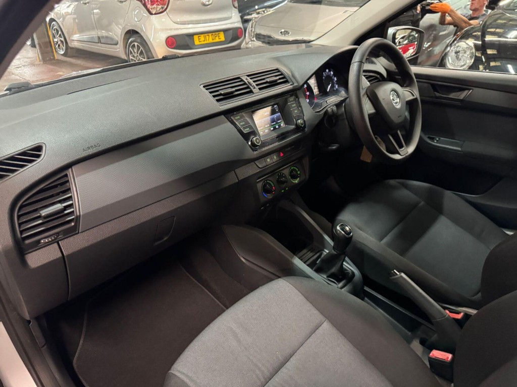 SKODA FABIA 1.0 S 2015