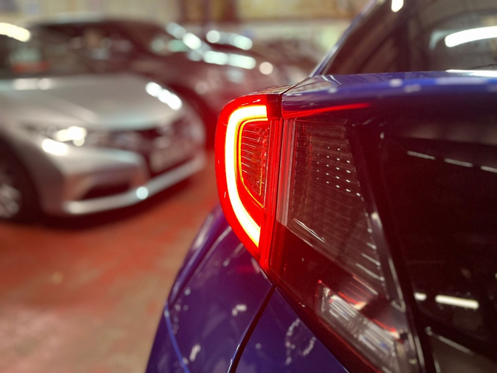 HONDA CIVIC 1.8 i-VTEC Sport 2015