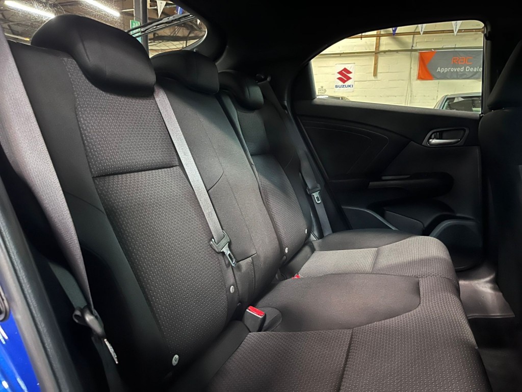 HONDA CIVIC 1.8 i-VTEC Sport 2015