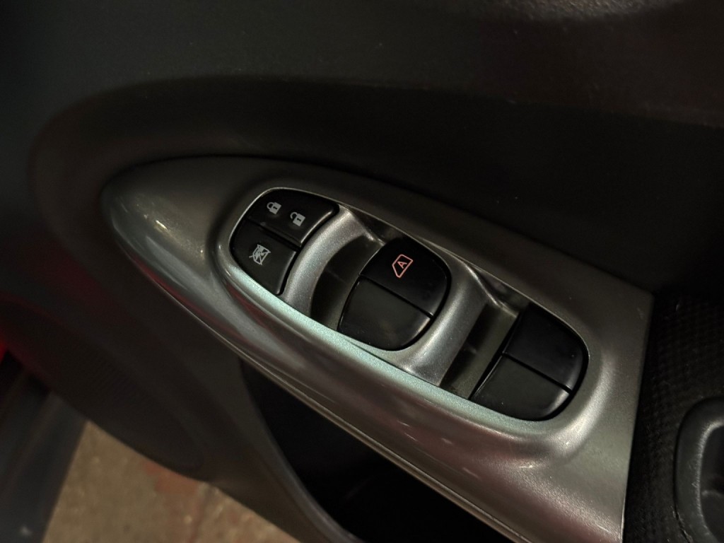 NISSAN JUKE 1.6 Visia 2014