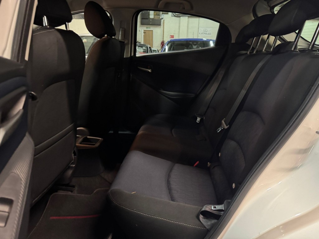 MAZDA MAZDA2 1.5 SKYACTIV-G Sports Launch Edition 2015