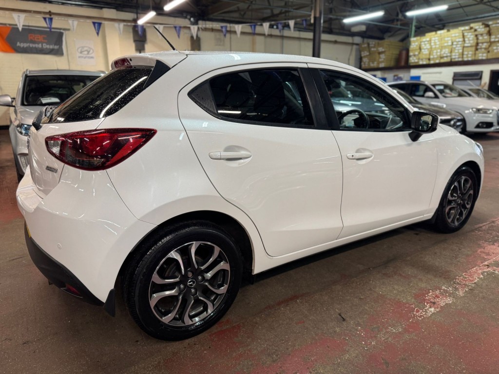 MAZDA MAZDA2 1.5 SKYACTIV-G Sports Launch Edition 2015