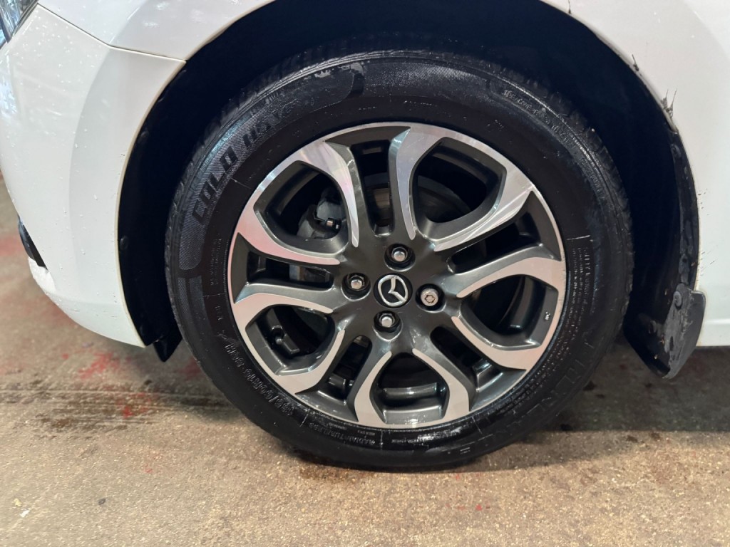 MAZDA MAZDA2 1.5 SKYACTIV-G Sports Launch Edition 2015