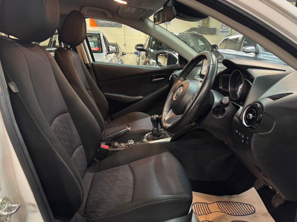 MAZDA MAZDA2 1.5 SKYACTIV-G Sports Launch Edition 2015