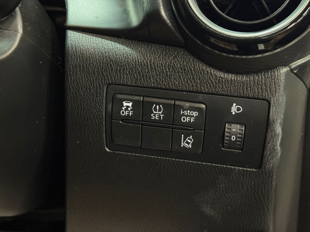 MAZDA MAZDA2 1.5 SKYACTIV-G Sports Launch Edition 2015