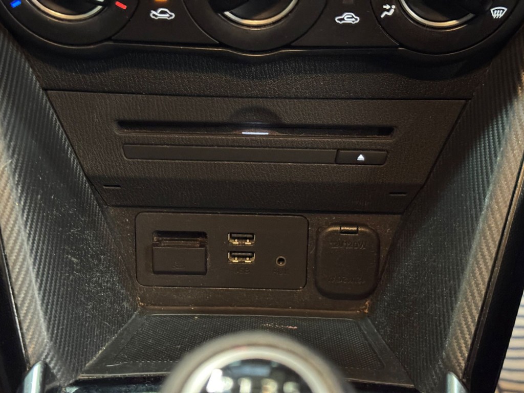 MAZDA MAZDA2 1.5 SKYACTIV-G Sports Launch Edition 2015