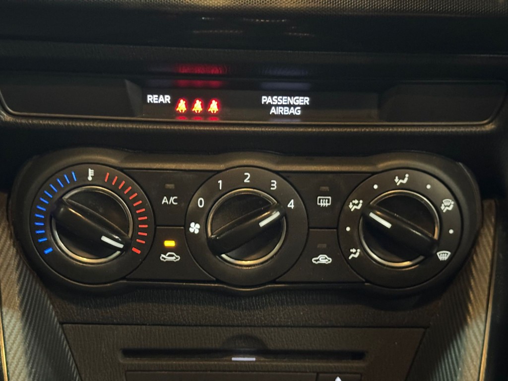 MAZDA MAZDA2 1.5 SKYACTIV-G Sports Launch Edition 2015