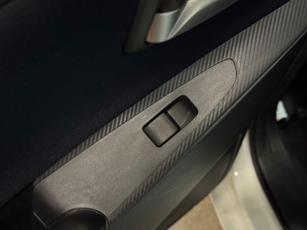 MAZDA MAZDA2 1.5 SKYACTIV-G Sports Launch Edition 2015