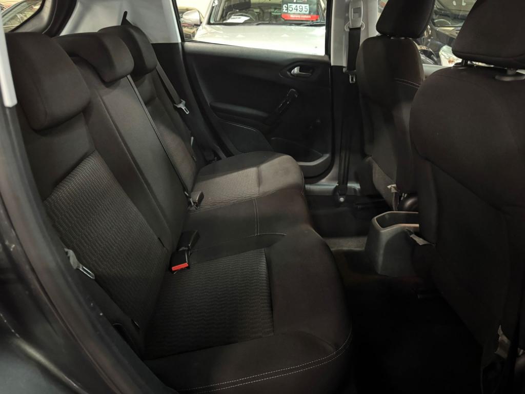 PEUGEOT 208 1.2 PureTech Active 2017