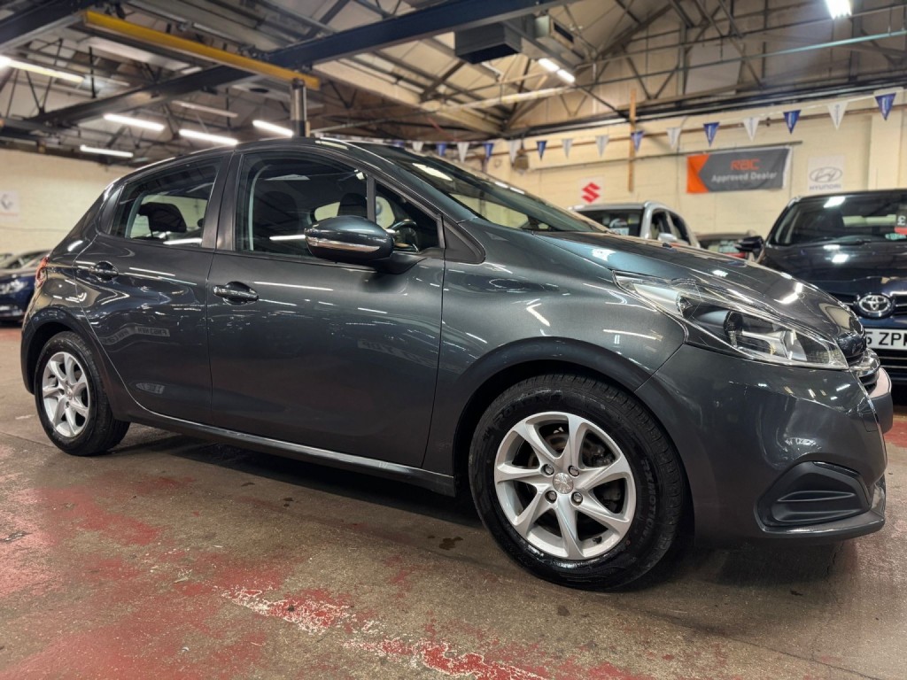 View PEUGEOT 208 1.2 PureTech Active